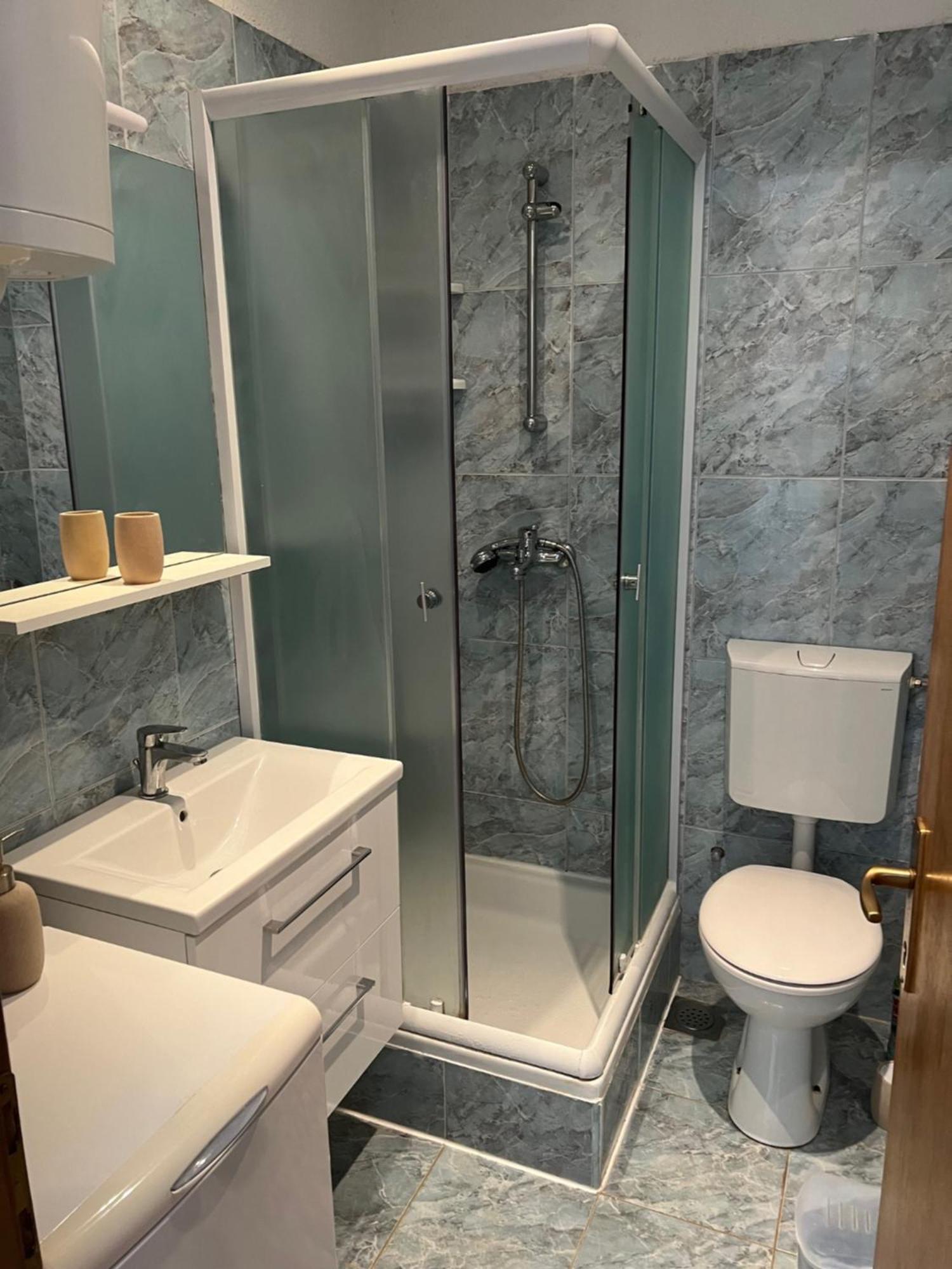 Apartmani Anna Vir Extérieur photo