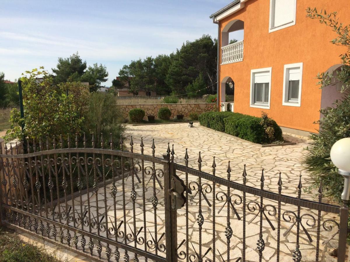 Apartmani Anna Vir Extérieur photo